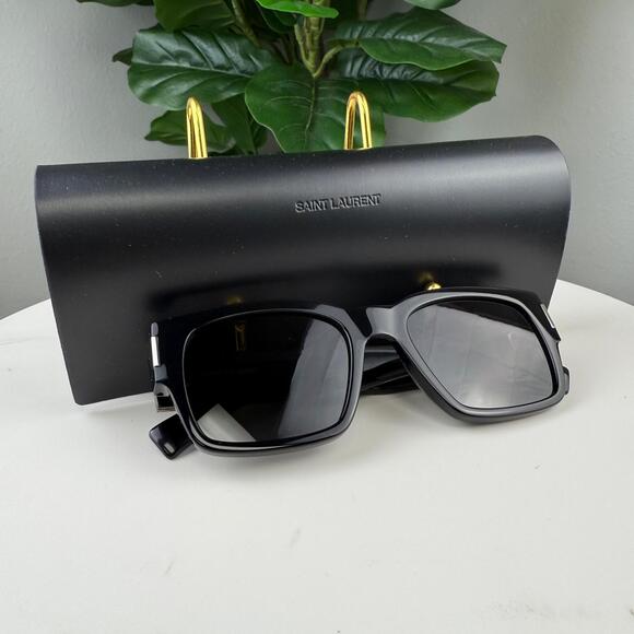 YS Saint Laurent Classic Rectangular Sunglasess - Picture 3 of 3
